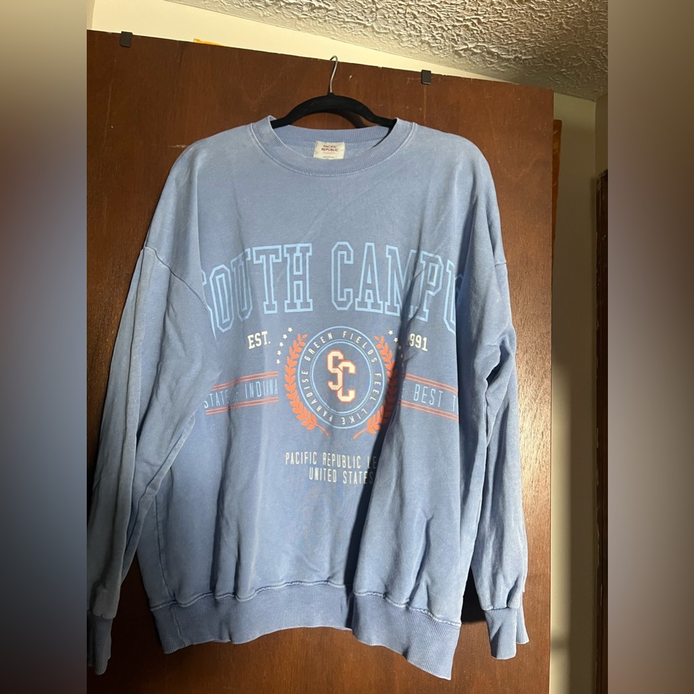 Pull & Bear crewneck, purple, size M - bit of staining (noted in pics)